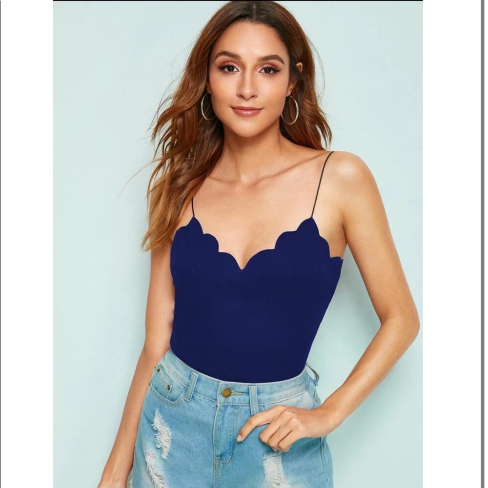 Scallop Edge Rib-Knit Fitted Cami Top